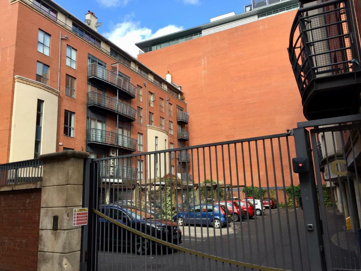 City Centre Belfast Free Parking Eksteriør billede
